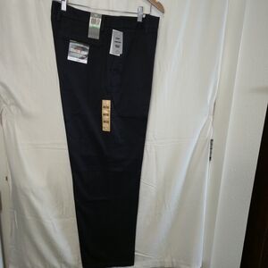 Dockers signature khaki classic fit flat front wrinkle free black 34X32 NWT0457